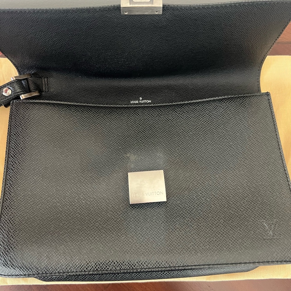 Louis Vuitton Selenga Taiga Clutch Black | Authentic | 2015 | Proof - Picture 5 of 15